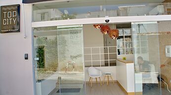 Top City Hostel & Suites