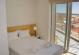 Top City Hostel & Suites