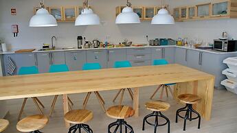 Top City Hostel & Suites