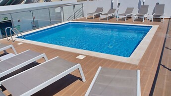 Top City Hostel & Suites