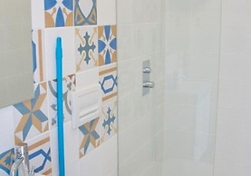 Top City Hostel & Suites