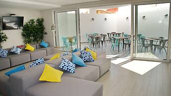 Top City Hostel & Suites