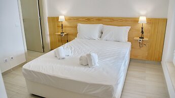 Top City Hostel & Suites