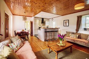 Mauldslie Hill Cottage