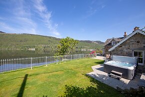 Taymouth Marina - Port Bane