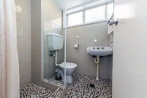 Castaways Unit 1, 17 Shoal Bay Road