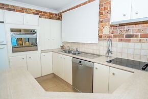 A Yachtsmans Rest Unit 4, 37 Victoria Parade