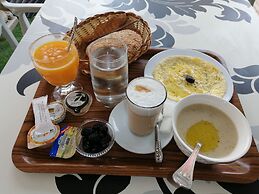 Mohammed V Airport Home