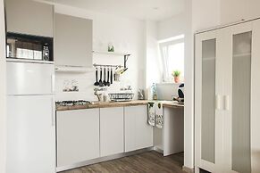 Sunny City Center Apartment