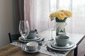 Sunny City Center Apartment