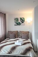 Sunny City Center Apartment