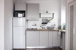 Sunny City Center Apartment