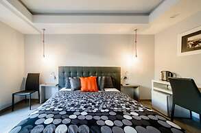 Riviera Luxury Suites B&B