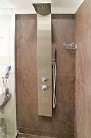 Riviera Luxury Suites B&B