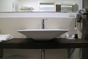 Riviera Luxury Suites B&B