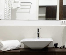 Riviera Luxury Suites B&B