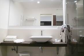 Riviera Luxury Suites B&B