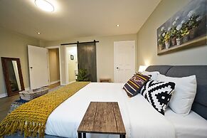 The Bloorcourt Stays