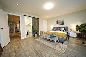 The Bloorcourt Stays