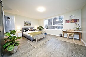 The Bloorcourt Stays