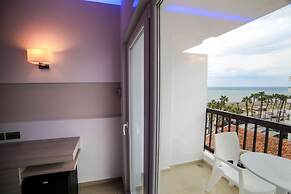 Les Palmiers Luxury Suites