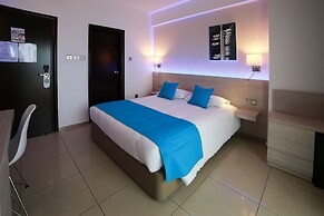 Les Palmiers Luxury Suites