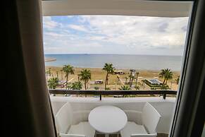 Les Palmiers Luxury Suites