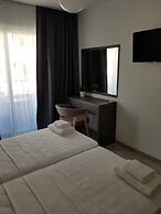 Les Palmiers Petrou Apartments