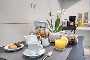 Rhome GuestHouse
