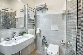 Rhome GuestHouse