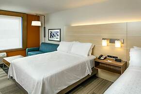 Holiday Inn Express & Suites Medford by IHG
