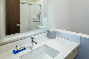 Holiday Inn Express & Suites Medford by IHG