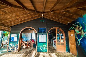 West End Dive Resort