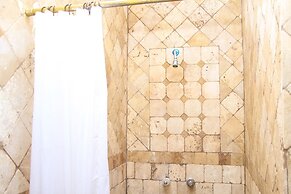 West End Dive Resort