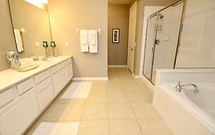 Vista Cay Resort by Your Vista Cay