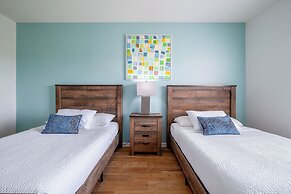 Vista Cay Resort by Your Vista Cay