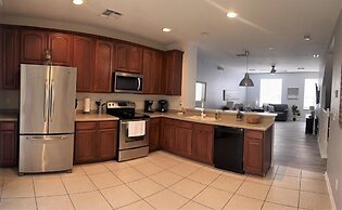 Vista Cay Resort by Your Vista Cay