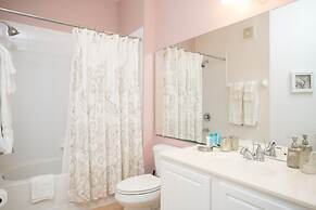 Vista Cay Resort by Your Vista Cay