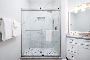 Vista Cay Resort by Your Vista Cay