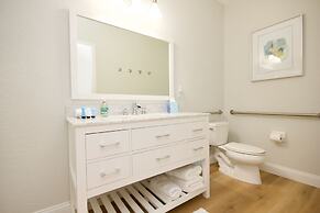 Vista Cay Resort by Your Vista Cay