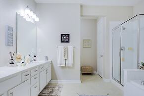 Vista Cay Resort by Your Vista Cay