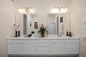 Vista Cay Resort by Your Vista Cay