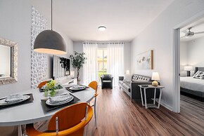 Vista Cay Resort by Your Vista Cay