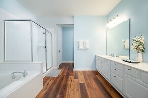 Vista Cay Resort by Your Vista Cay