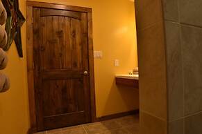 Paisano Village RV Park & Inn