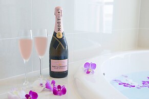 Costa Bella Condominiun Resort