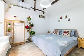 Beijing Drum Tower Luxurious Apartment