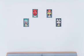 Beijing Drum Tower Luxurious Apartment