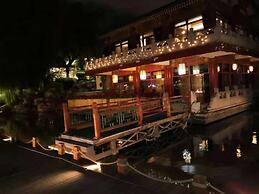 Beijing Drum Tower Luxurious Apartment