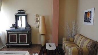 La Menaresta Apartments